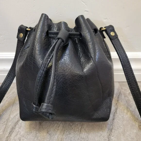 Portland Leather Pebbled Black Bucket Bag - Picture 2 of 8